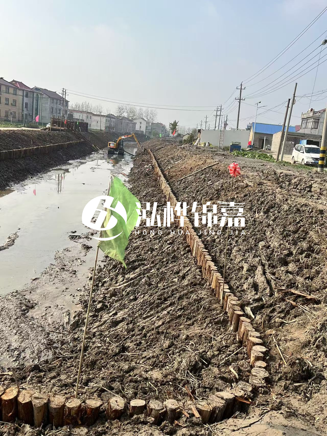 洛陽挖機打木樁專業(yè)施工-河道打木樁后如何檢查穩(wěn)固性？