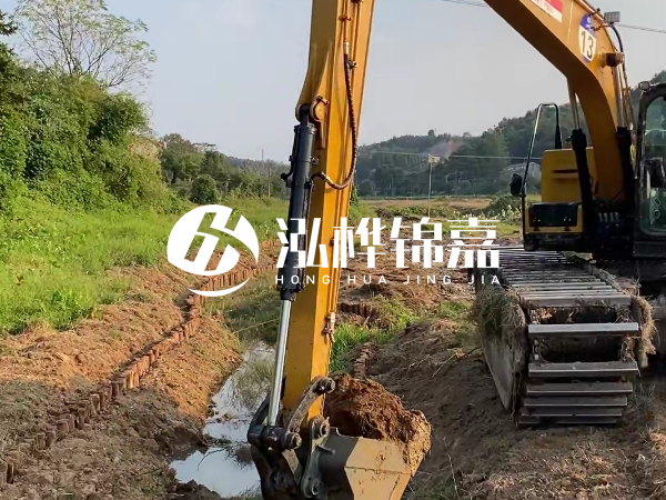 陜西松木樁廠家泓樺錦嘉-松木樁尾徑測(cè)量從哪個(gè)位置開(kāi)始算？
