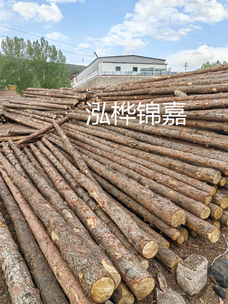 松木樁防腐施工圖片-保護(hù)環(huán)境，延長(zhǎng)使用壽命